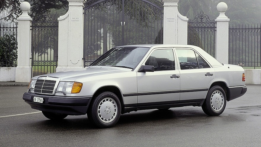 На фото: Mercedes-Benz (W124) '1985–1992