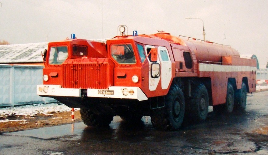 Пожарная машина АА-60 (7313)-160.01 без лафетного ствола на полигоне МВД (фото автора)