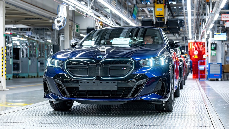 Натужная гордость: BMW Group отчиталась о выпуске двухмиллионного электромобиля