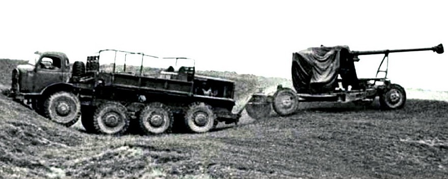 Артиллерийский тягач АТК-1 с электрической трансмиссией (из архива Н. Маркова)