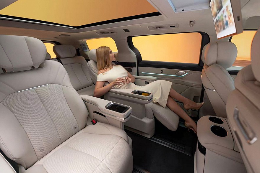 Geely Galaxy V900 готовится к старту продаж: минивэн уже установил необычный рекорд