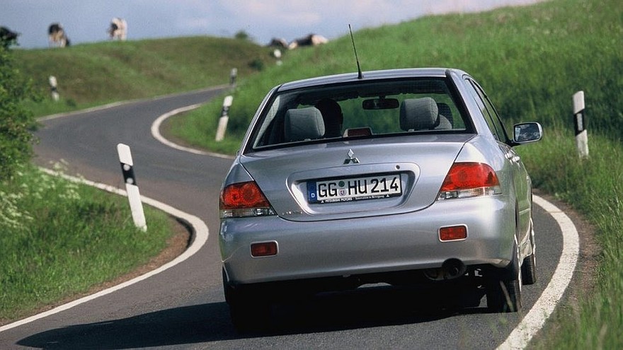 На фото: Mitsubishi Lancer '2003–2005