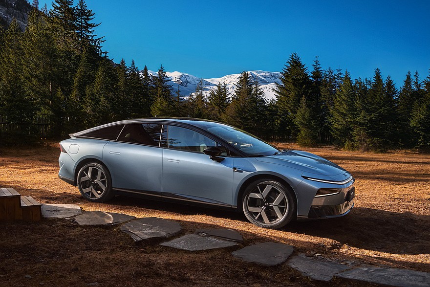 Обновленный Xpeng P7+