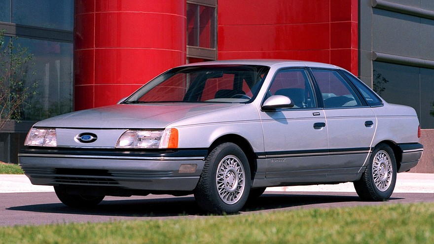 На фото: Ford Taurus '1985–91