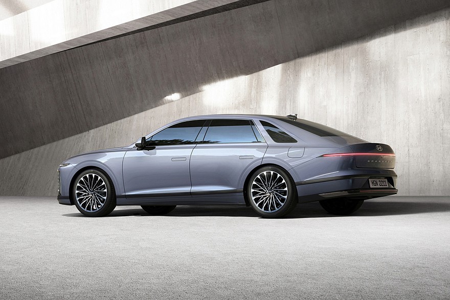 Дореформенный Hyundai Grandeur