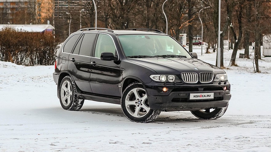 BMW X5 E53 чёрный вид три четверти