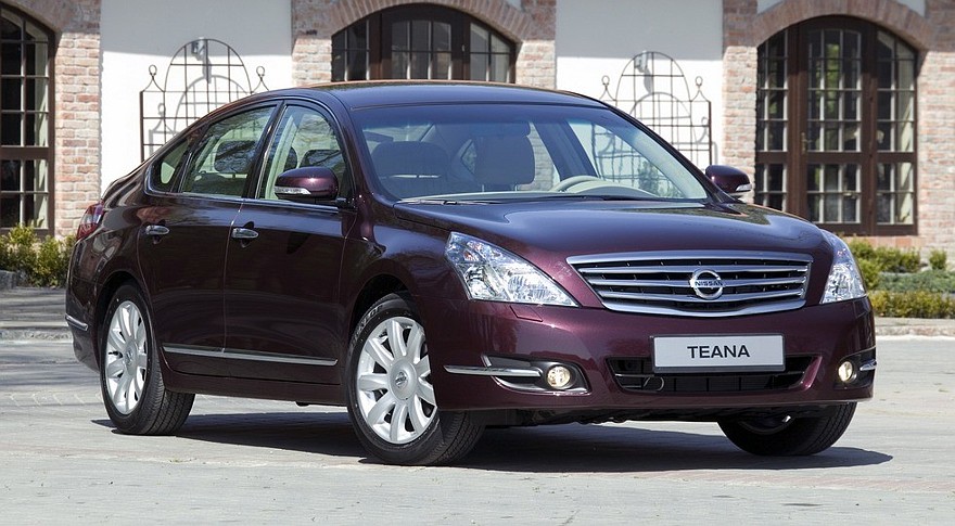На фото: Nissan Teana'2008–11