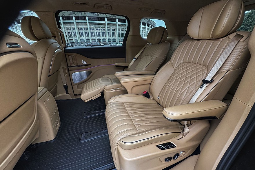 У нас есть премиальный минивэн дома: тест-драйв Voyah Dream