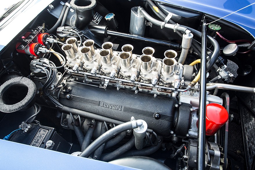 На фото: мотор Ferrari 250 GTO