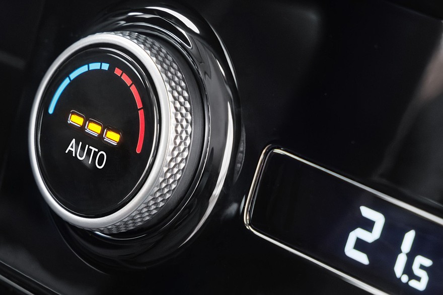 Электронные системы и панорамная крыша: изучаем комплектации Solaris HC