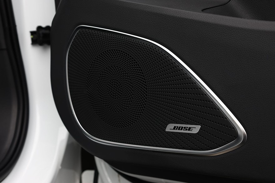 Больше не компромисс: необычный тест-драйв Hongqi HS5