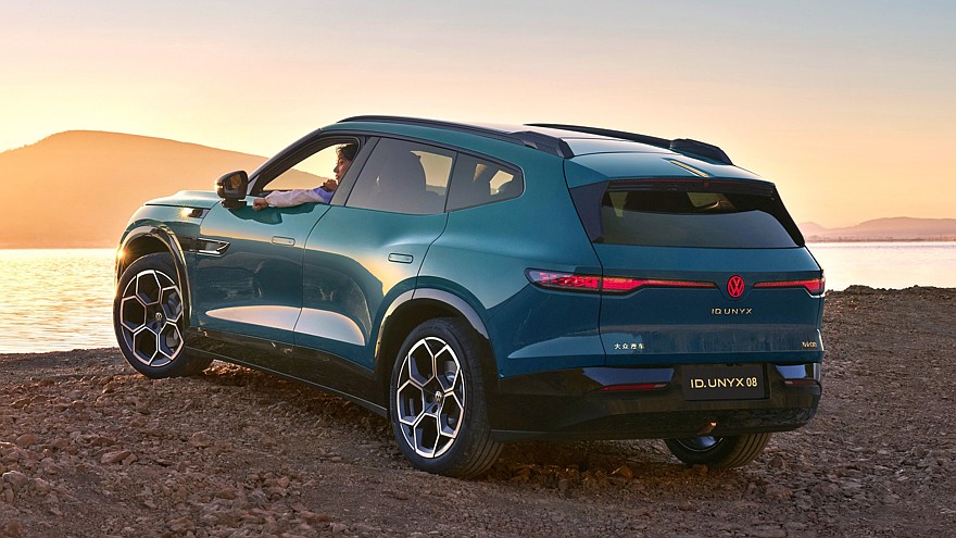 Volkswagen ID.Unyx 08
