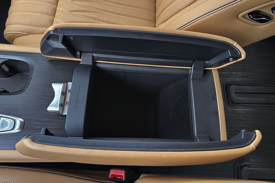 У нас есть премиальный минивэн дома: тест-драйв Voyah Dream