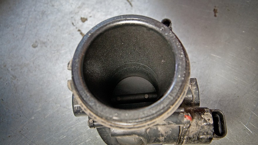 Шипение, рывки и горящий «чек»: почему автомобиль плохо набирает скорость