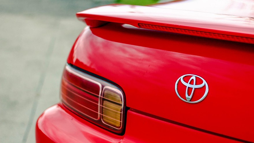 Toyota Soarer красная фонарь шильдик спойлер