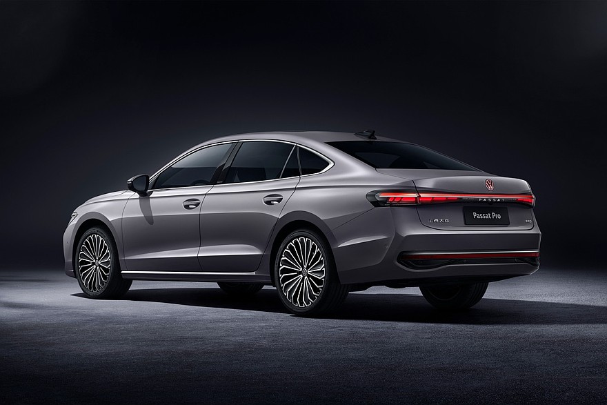 Бензиновый Volkswagen Passat Pro