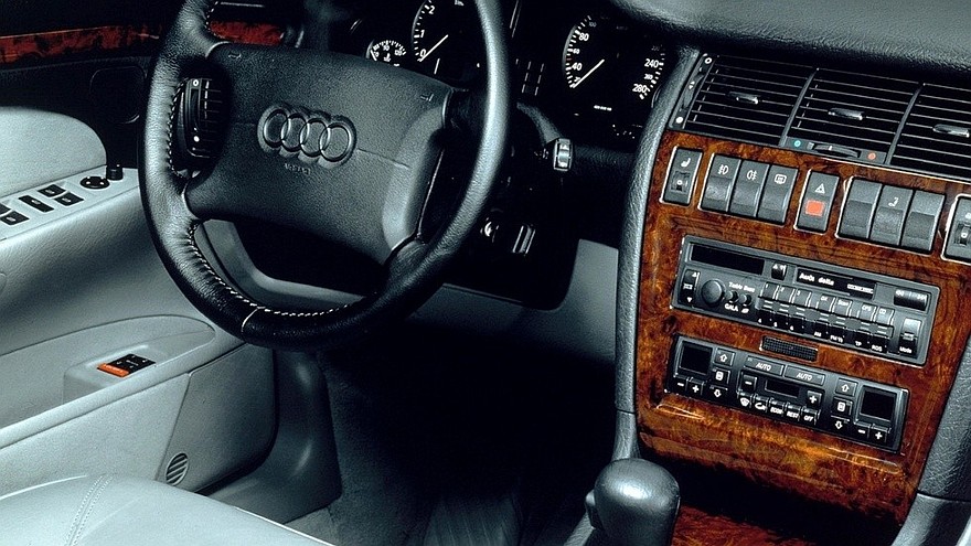 Торпедо Audi A8 4.2 quattro (D2) '1994–99