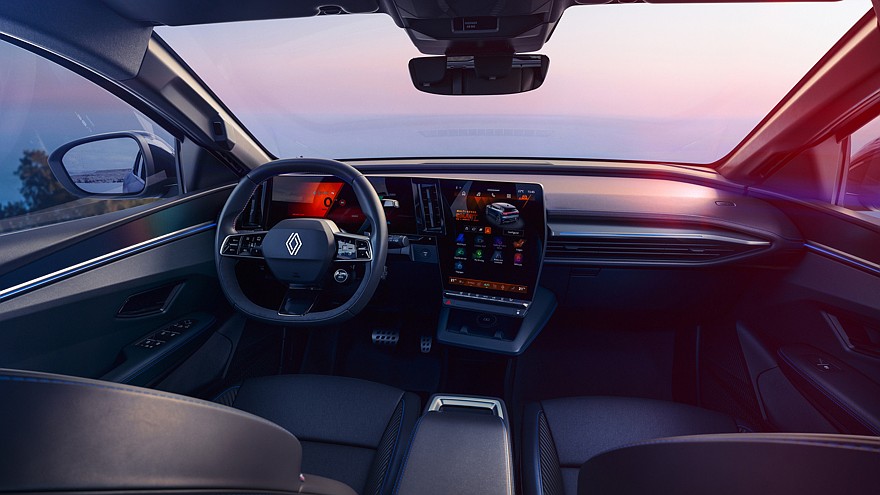 На фото: салон обновлённого хэтчбека Renault Megane E-Tech electric
