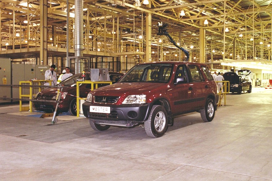 Завод в Суиндоне был запущен в 1985 году и в лучшие времена кроме Сивиков выпускал модели Accord, CR-V и Jazz. Сейчас на предприятии трудятся 3500 человек, всех их ждёт увольнение.