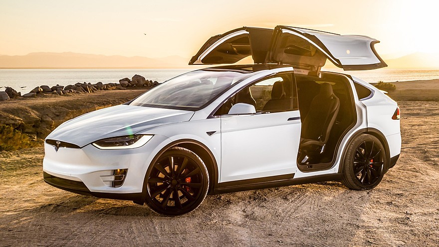 На фото: кроссовер Tesla Model X