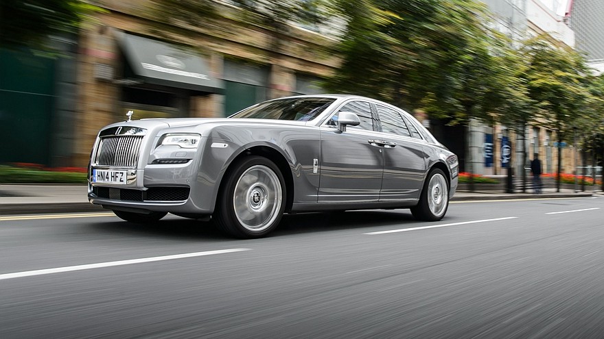 На фото: Rolls-Royce Ghost '2014–н.в.