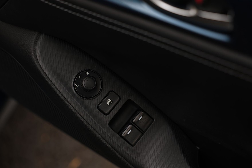 Задний привод, полтора литра и DVD-проигрыватель: опыт владения Mazda Roadster IV (ND)