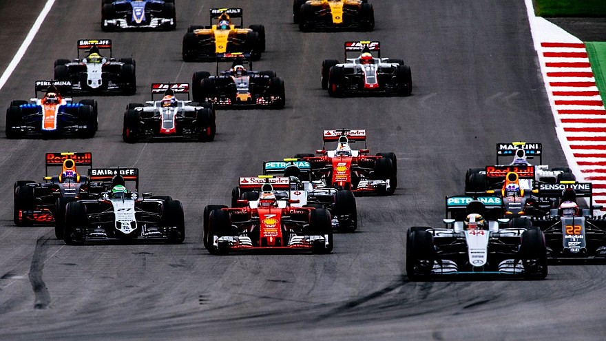 После Ferrari новую резину проверят Red Bull и Mercedes