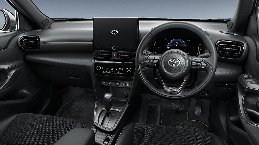 На фото: салон Toyota Yaris Cross Z Urbano