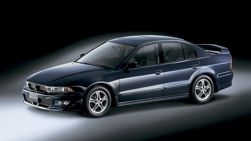 На фото: Mitsubishi Galant VR-4 '1998–2002