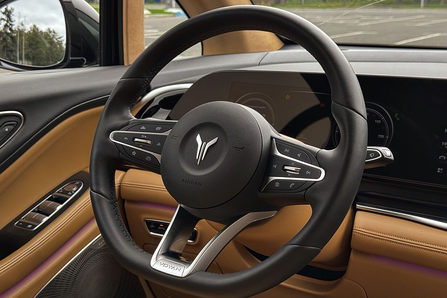 У нас есть премиальный минивэн дома: тест-драйв Voyah Dream