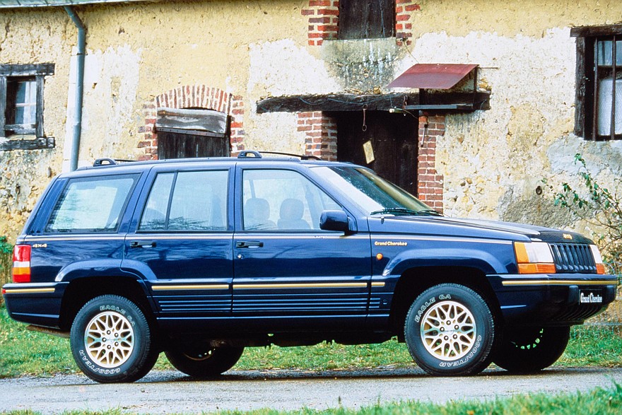 Jeep Grand Cherokee Limited прекрасно выглядел и снаружи, и внутри