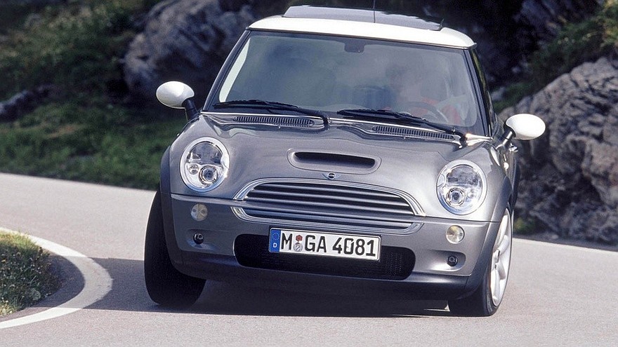 Mini Cooper S (R53) '2001–04 в движении
