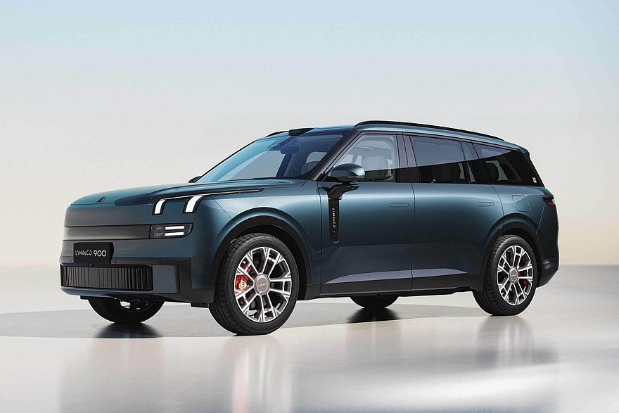 Прежний Lynk & Co 900