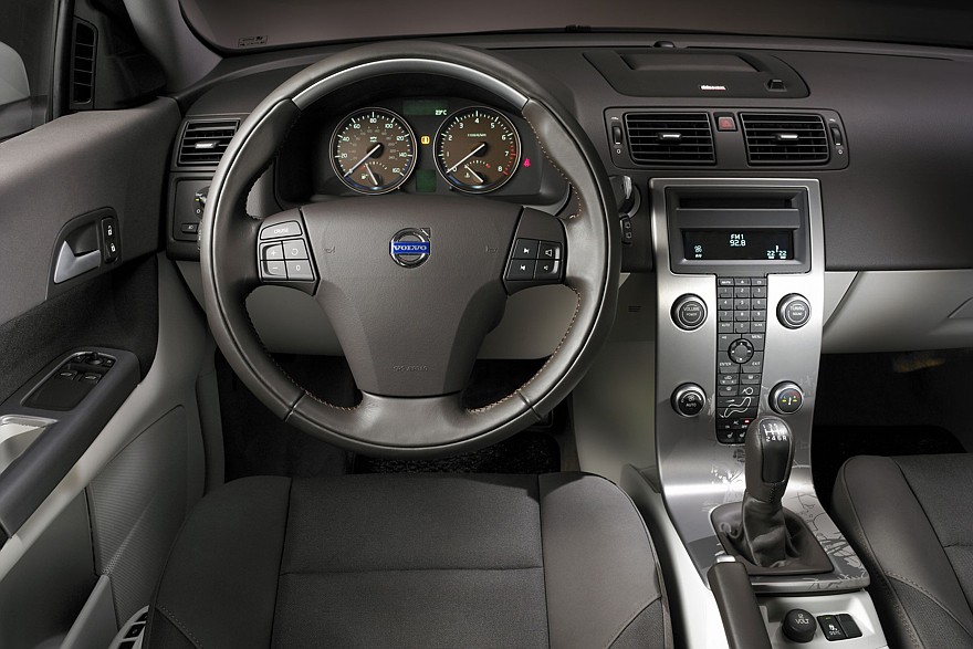 Купе несбывшихся надежд: как появился Volvo C30 и почему он провалился