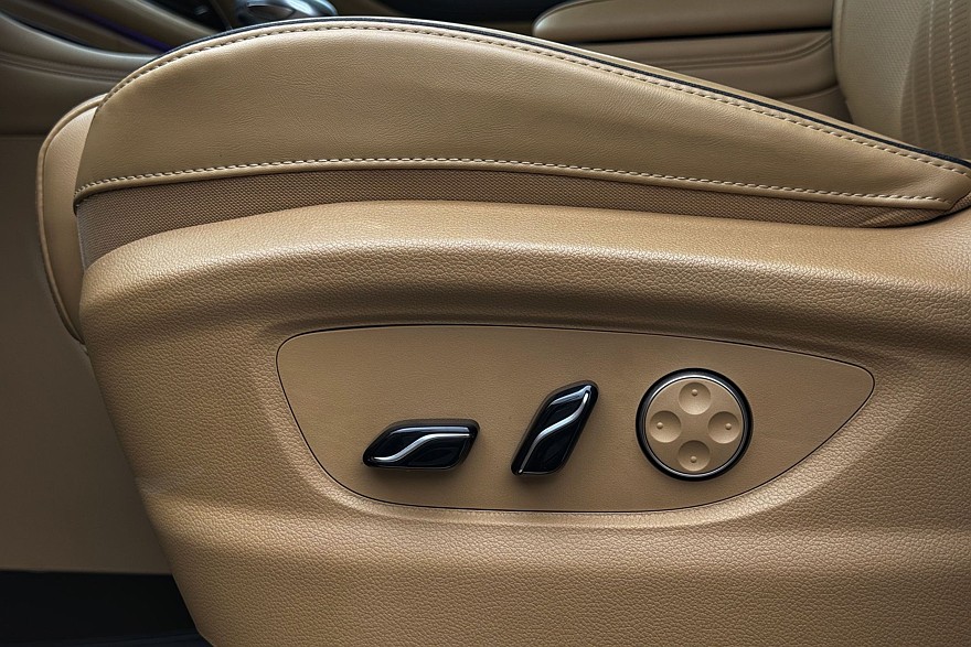 У нас есть премиальный минивэн дома: тест-драйв Voyah Dream