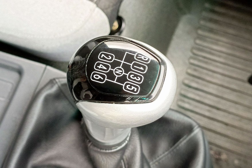 Маленький спальник, большой дизель и рациональный подход: тест-драйв  Sollers TR120