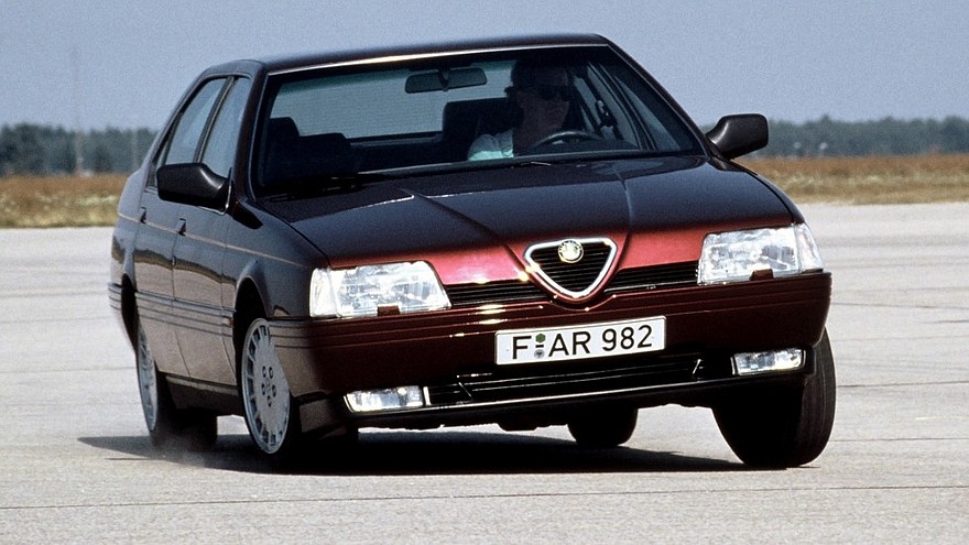 Alfa 156 V6 Turbo на ходу вид три четверти