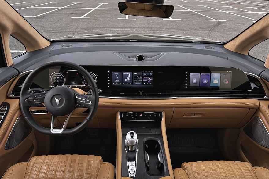 У нас есть премиальный минивэн дома: тест-драйв Voyah Dream