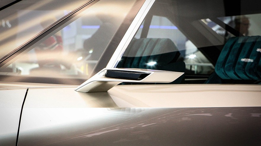 Peugeot e-Legend зеркало бокового вида