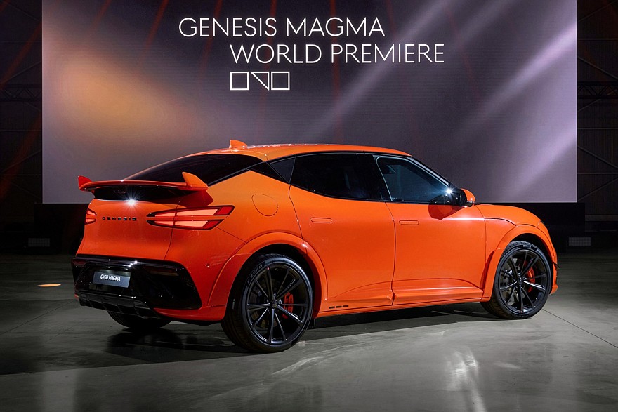 Две новинки от Genesis: серийный спортивный кроссовер GV60 Magma и будущий суперкар