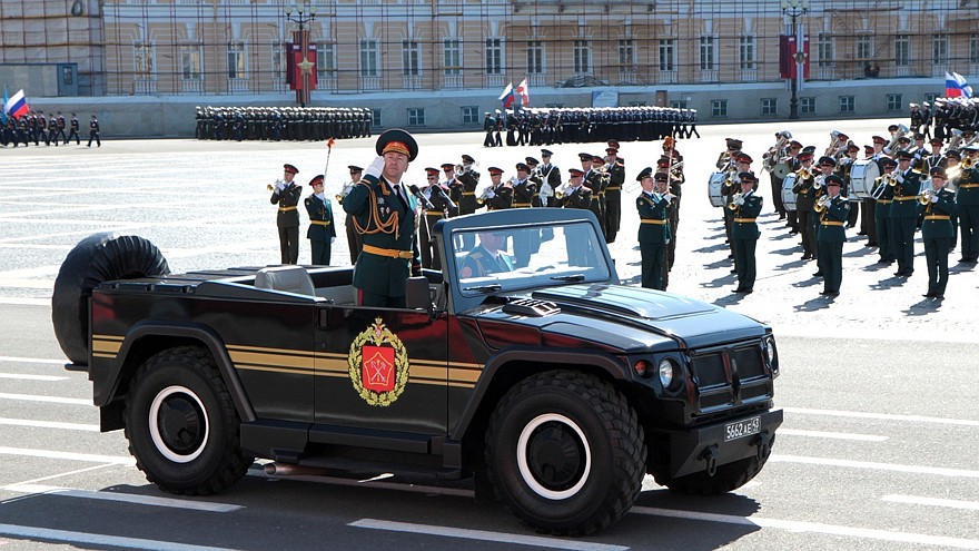 Машина СП46 «Тигр» на Дворцовой площади Санкт-Петербурга. 2012 год