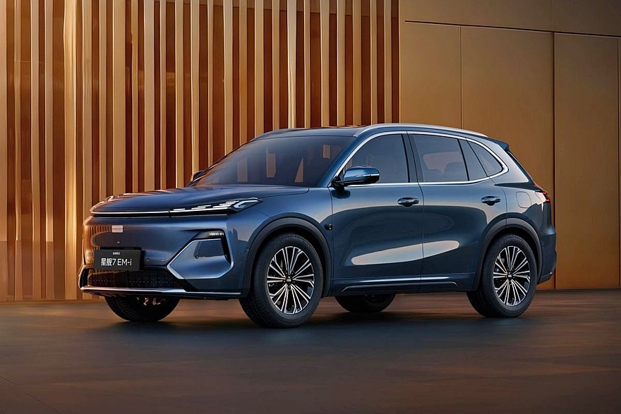 Гибридный Geely Galaxy Starship 7 для Китая. В России кроссовер представлен как Geely Galaxy EX5 EM-i