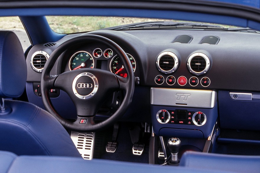 Четыре кольца эгоиста: как появилась Audi TT и как она опозорилась на автобанах