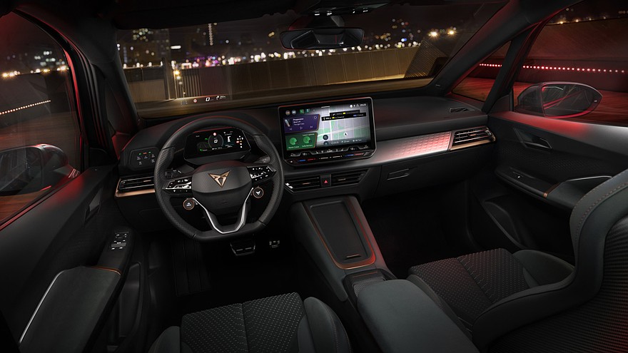 На фото: актуальный хэтчбек Cupra Born VZ