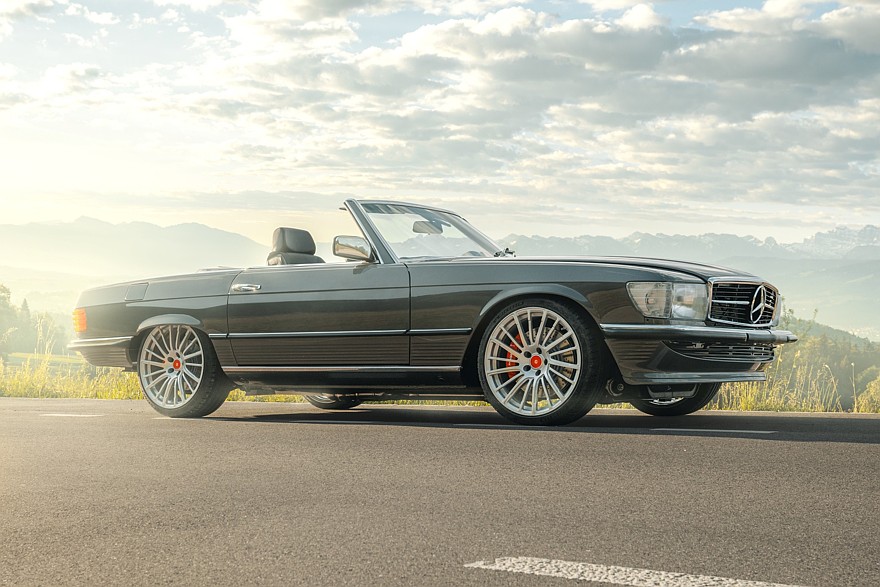 Тюнеры переходят на классику: рестомод от Pogea на базе Mercedes-Benz 450 SL