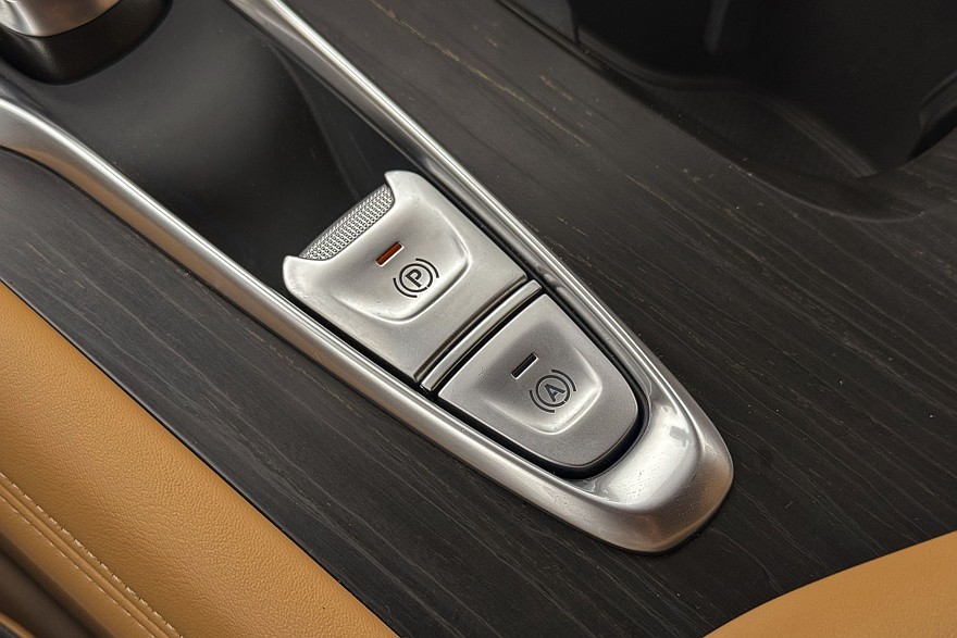 У нас есть премиальный минивэн дома: тест-драйв Voyah Dream