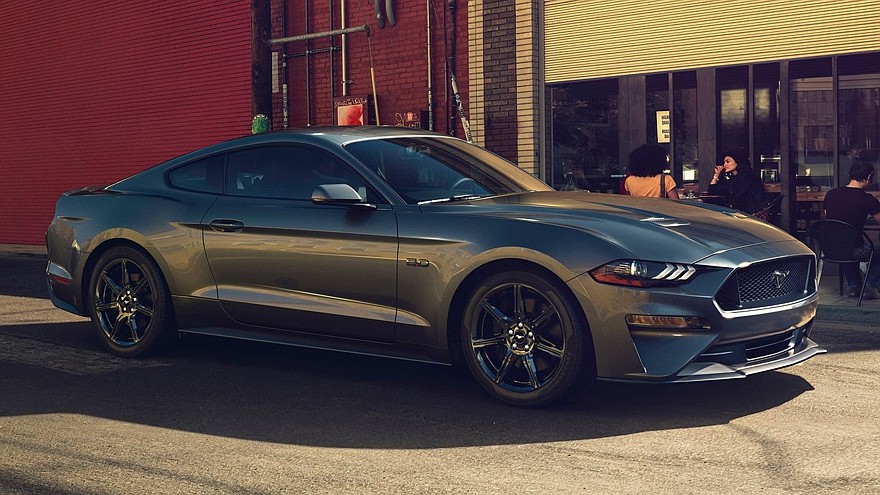 На фото: Ford Mustang GT`2018