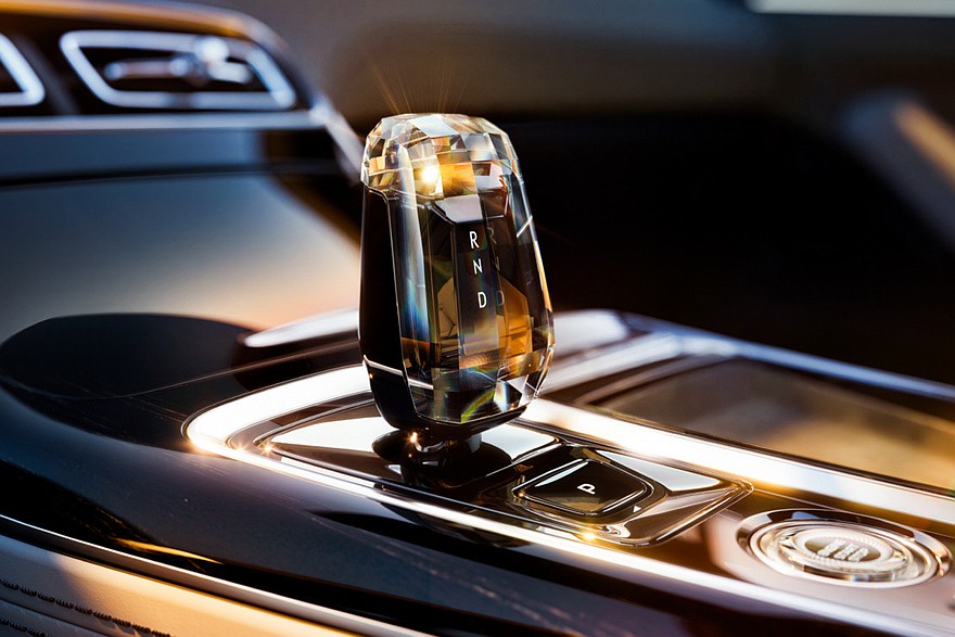 Гибрид Geely Boyue L i-HEV