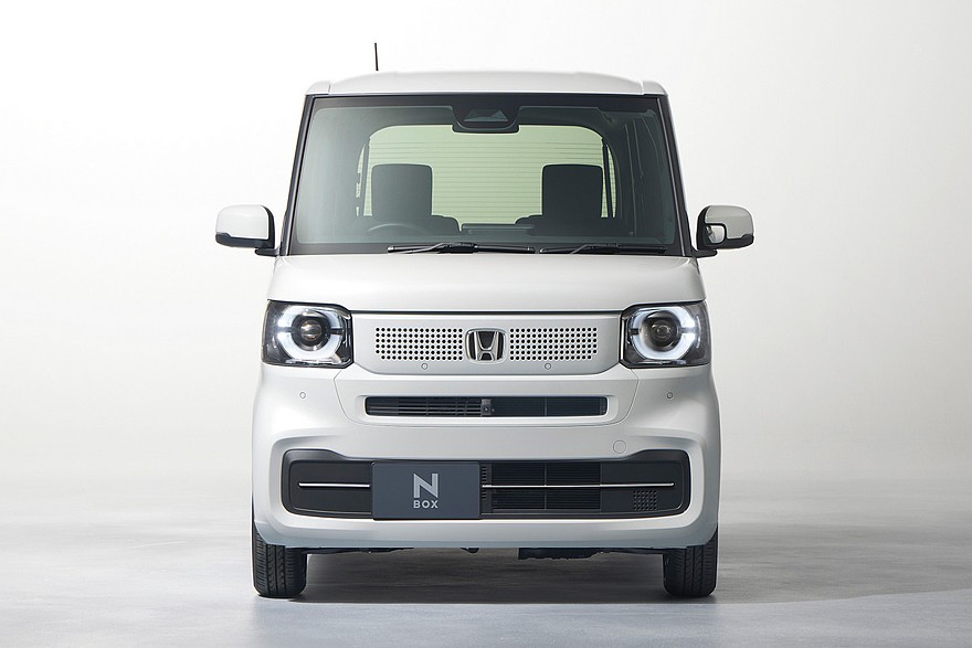 Базовый посвежевший Honda N-Box