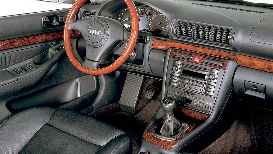 4Торпедо Audi A4 1.9 TDI Sedan EU-spec (B5,8D) '1999–2000